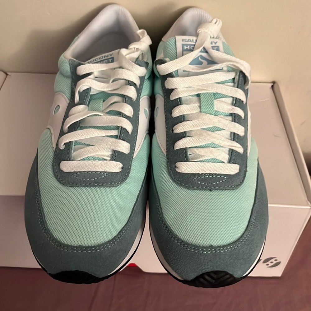 Saucony Sneakers Size 9 Womens